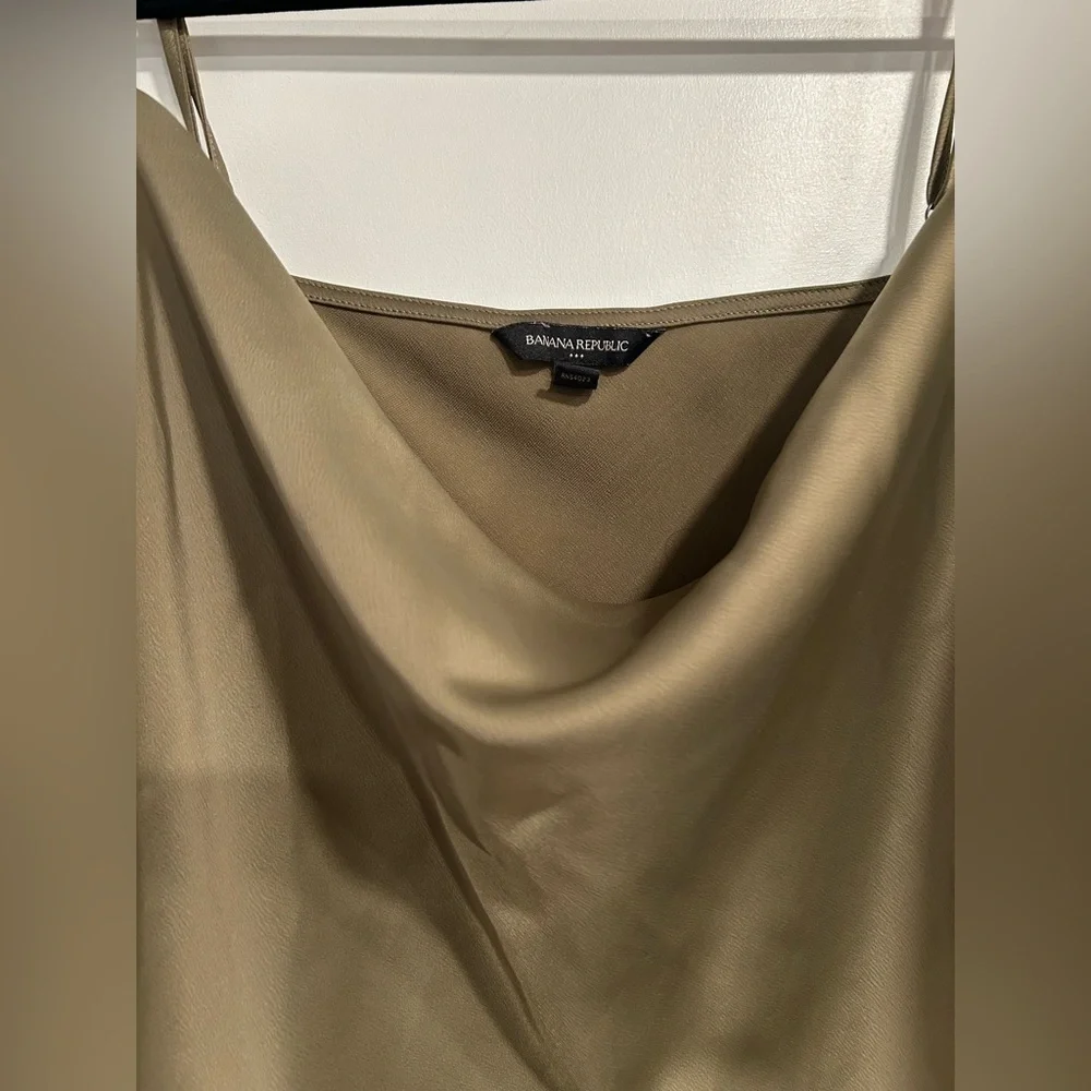 Banana Republic Satin Cowl Neck Top Size XL - Picture 3 of 6